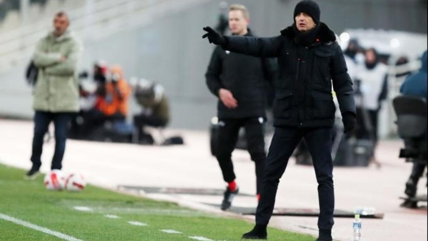 Ο Λουτσέσκου δίπλα στην προσπάθεια για αναγέννηση της Ραπίντ