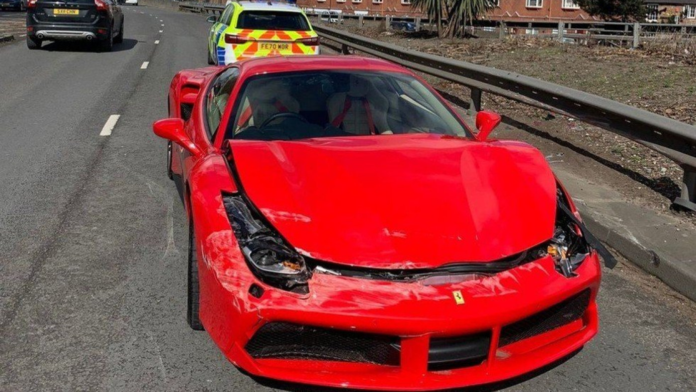 Αγόρασε Ferrari και τη... διέλυσε μετά από 3.5 χιλιόμετρα