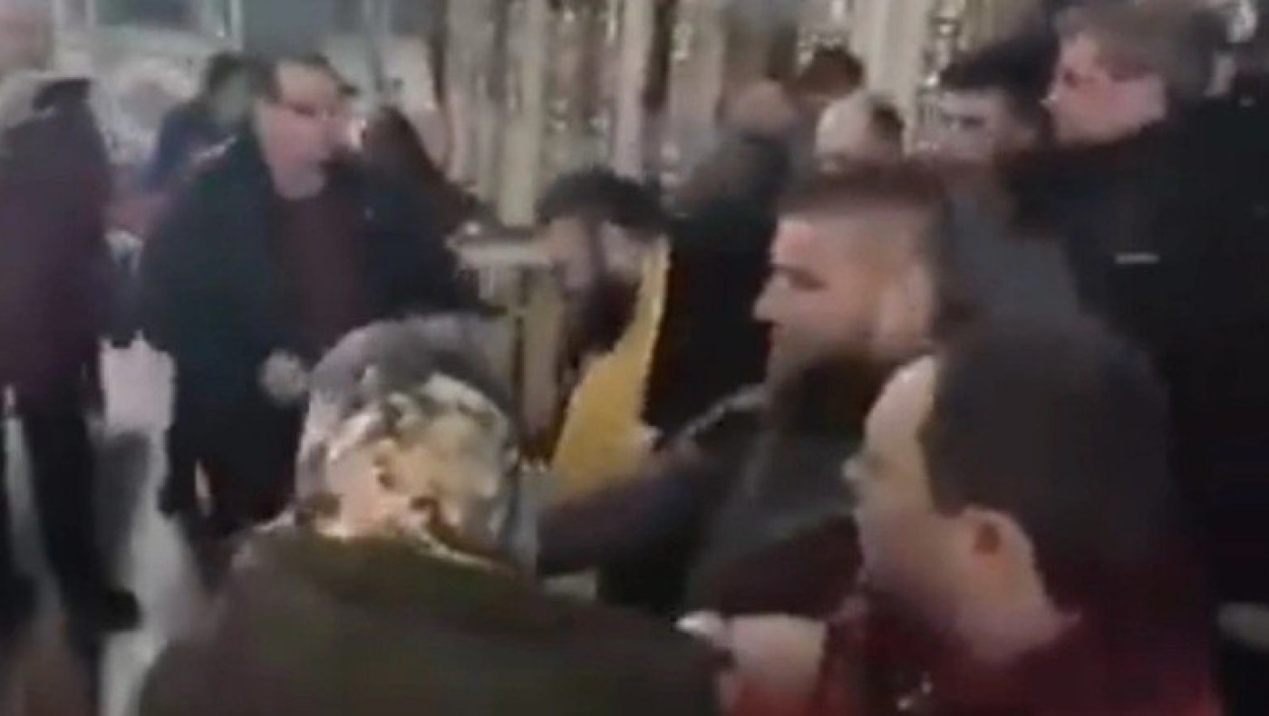 Πόλεμος στην Ουκρανία: Ουκρανοί μαχητές απαγάγουν ορθόδοξο παπά την ώρα της λειτουργίας