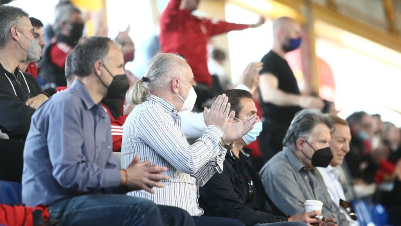 Ολυμπιακός: Είσοδος Κουντούρη στο παρκέ-Τα... έχωσε στους διαιτητές (vid)