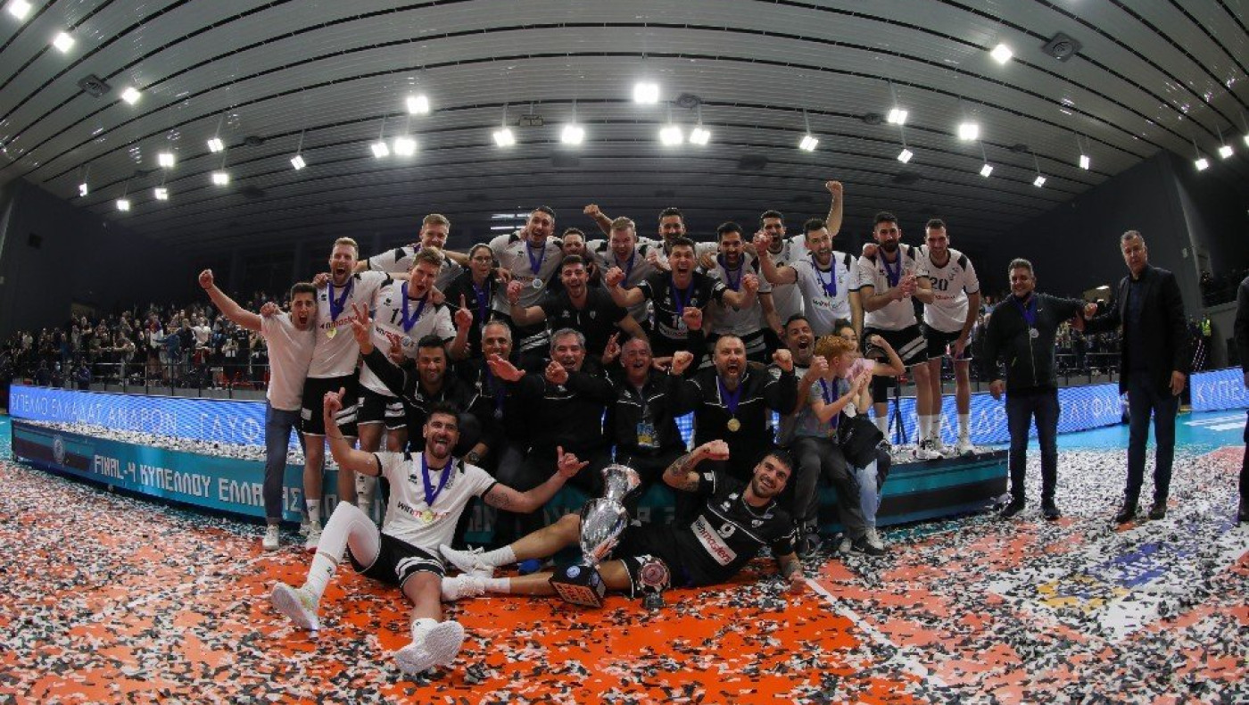 Θεσσαλονίκη: «Ασπρόμαυρες»... βραβεύσεις στο σημερινό Δημοτικό Συμβούλιο