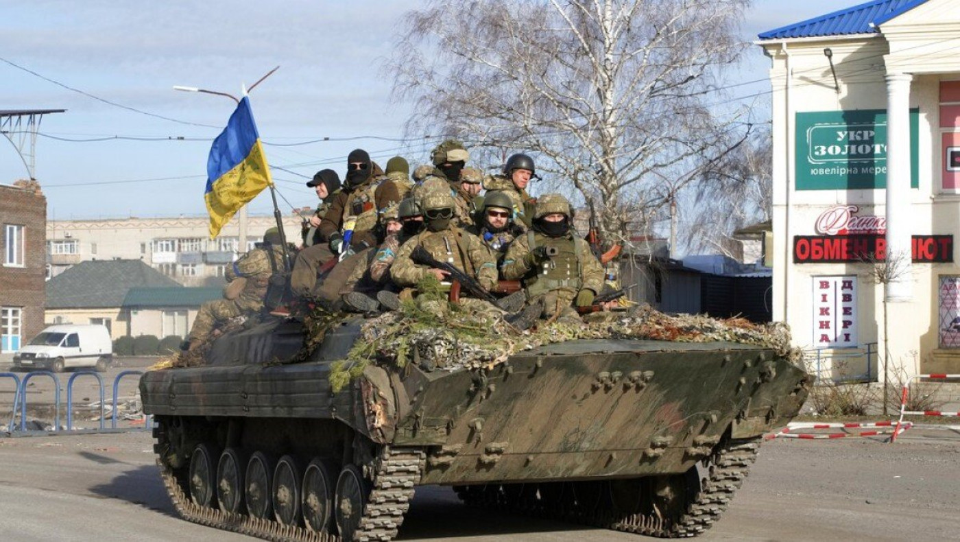 Πόλεμος στην Ουκρανία: «Έρχεται η μεγαλύτερη μάχη τανκς μετά τον Β Παγκόσμιο Πόλεμο»