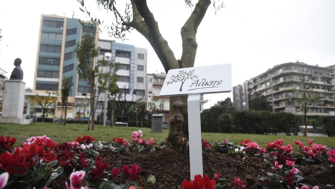 Πάρκο Αθλητικής Φιλίας: Τοποθετήθηκαν μαρμάρινες πλάκες για την αποφυγή βανδαλισμού