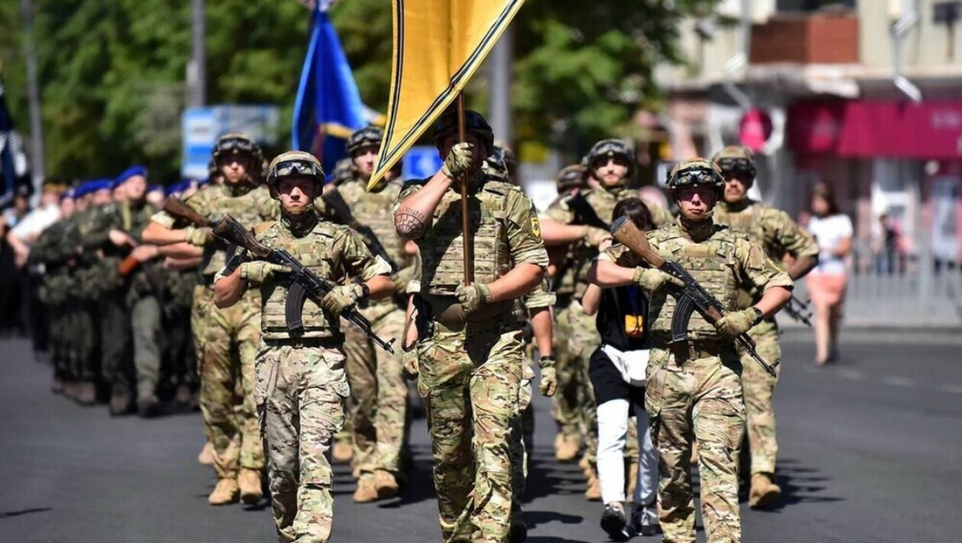 Ουκρανός πρέσβης: Προπαγάνδα της Ρωσίας ότι το Τάγμα του Αζόφ είναι παραστρατιωτική μονάδα