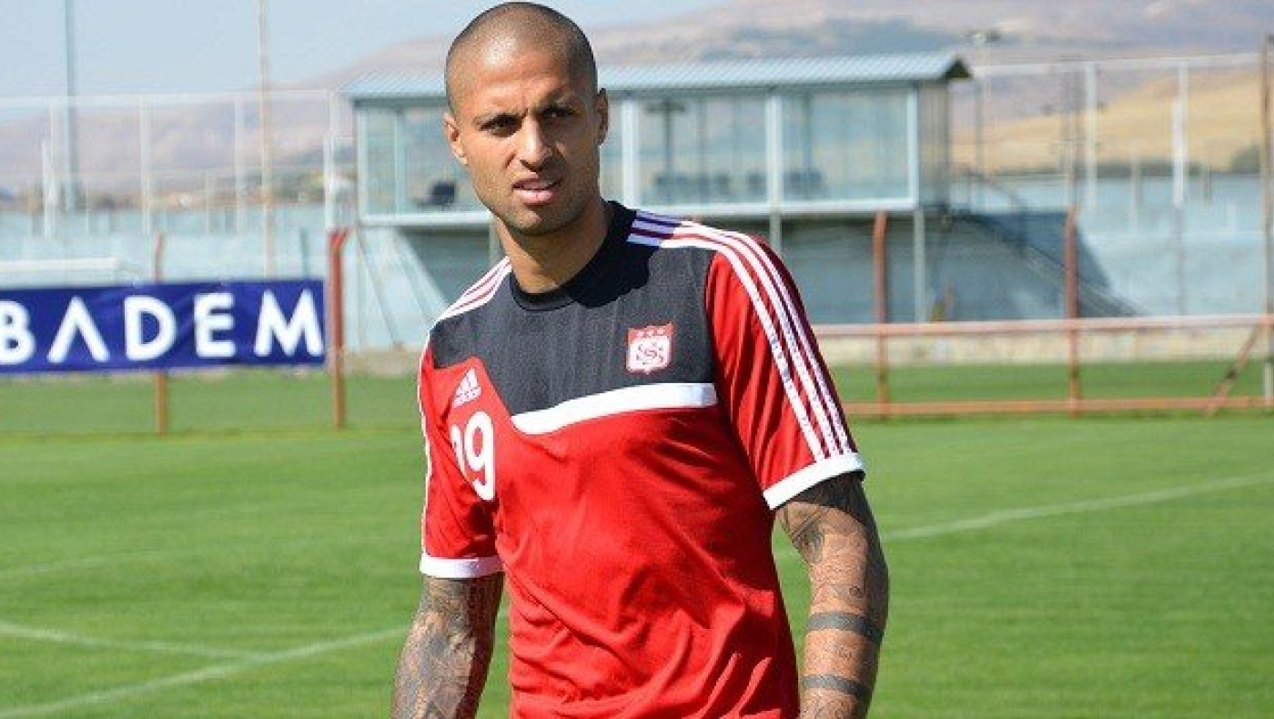 Στην Αθήνα για τον Ολυμπιακό ο Ντα Κόστα