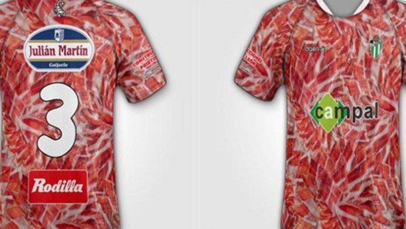 Ομάδα παρουσίασε φανέλα… ζαμπόν στην Ισπανία (pics)