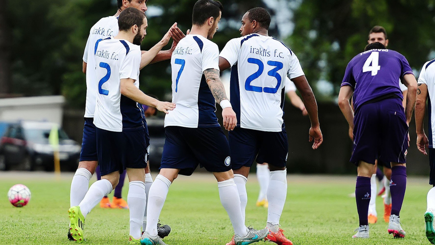 Περόνε, φορ, Καρλίτος και το θράσος