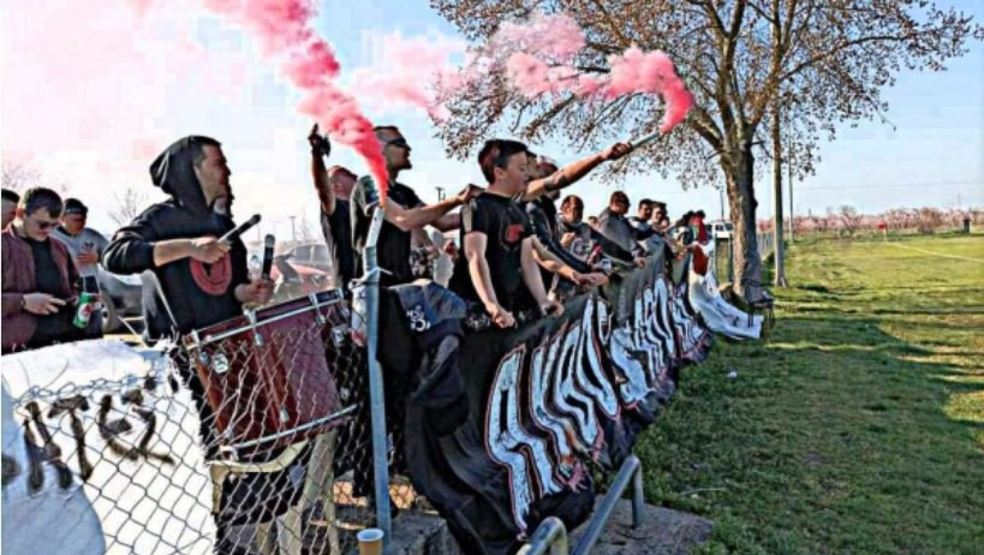 Άχθος Αρούρης : Η μοναδική ομάδα στην Ελλάδα που έκανε φιέστα…υποβιβασμού