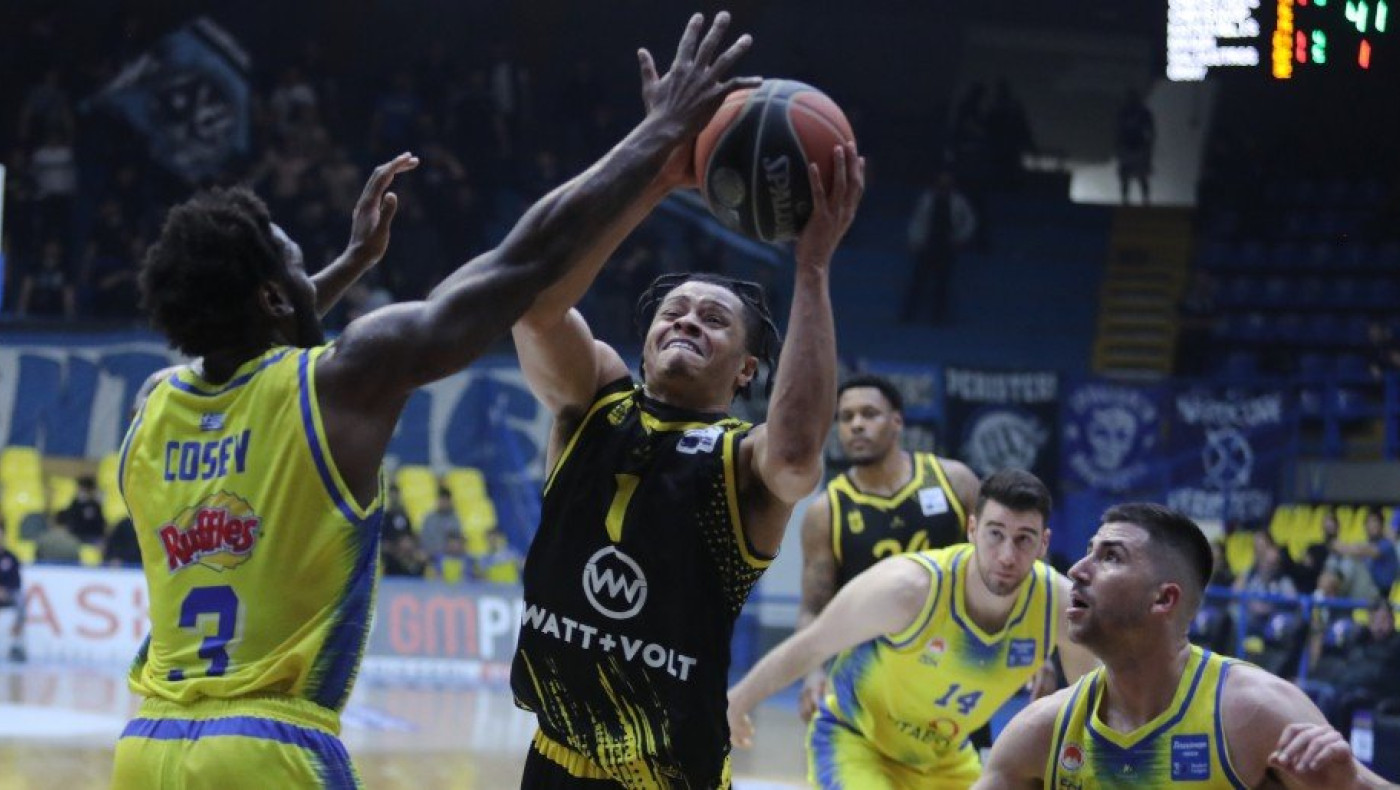 Άλωσε το Περιστέρι ο Άρης