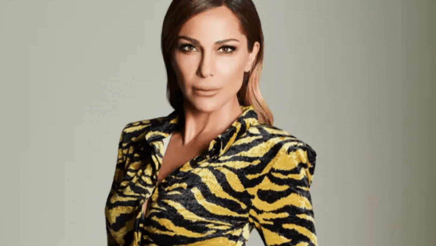 Χαμός με την αφίσα της Βανδή – «Με λίγο φίλτρο ακόμα και γίνεσαι η JLo»