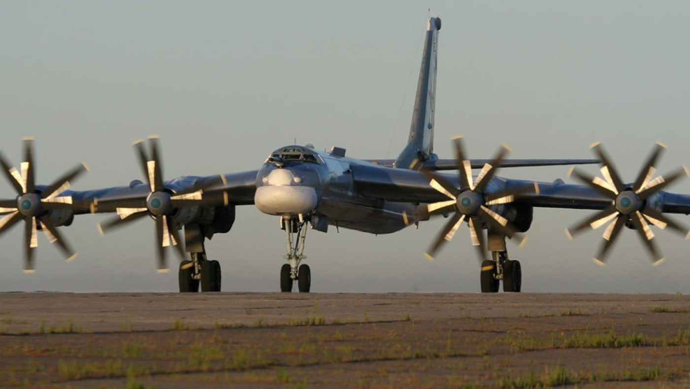 Tu-95: Η Ρωσία «επιστρατεύει» τις «Αρκούδες», τα γιγαντιαία πυρηνικά βομβαρδιστικά