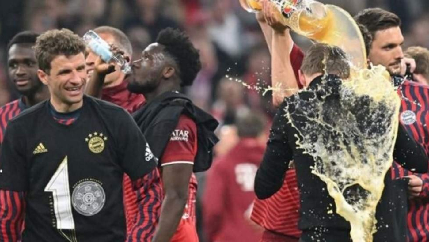 Μπάγερν Μονάχου: Παραδοσιακό... μπουγέλωμα με μπύρα στον Νάγκελσμαν!