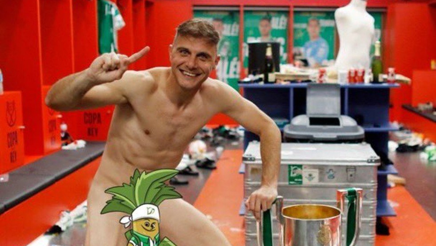 Απίστευτος Χοακίν χωρίς ρούχα (ξανά) αγκαλιά με το Κύπελλο