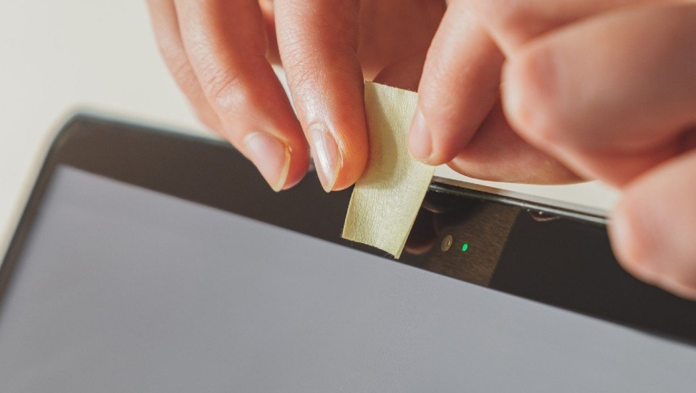 Ο τρόπος για να καταλάβετε εάν κάποιος σας... κατασκοπεύει από τις συσκευές σας