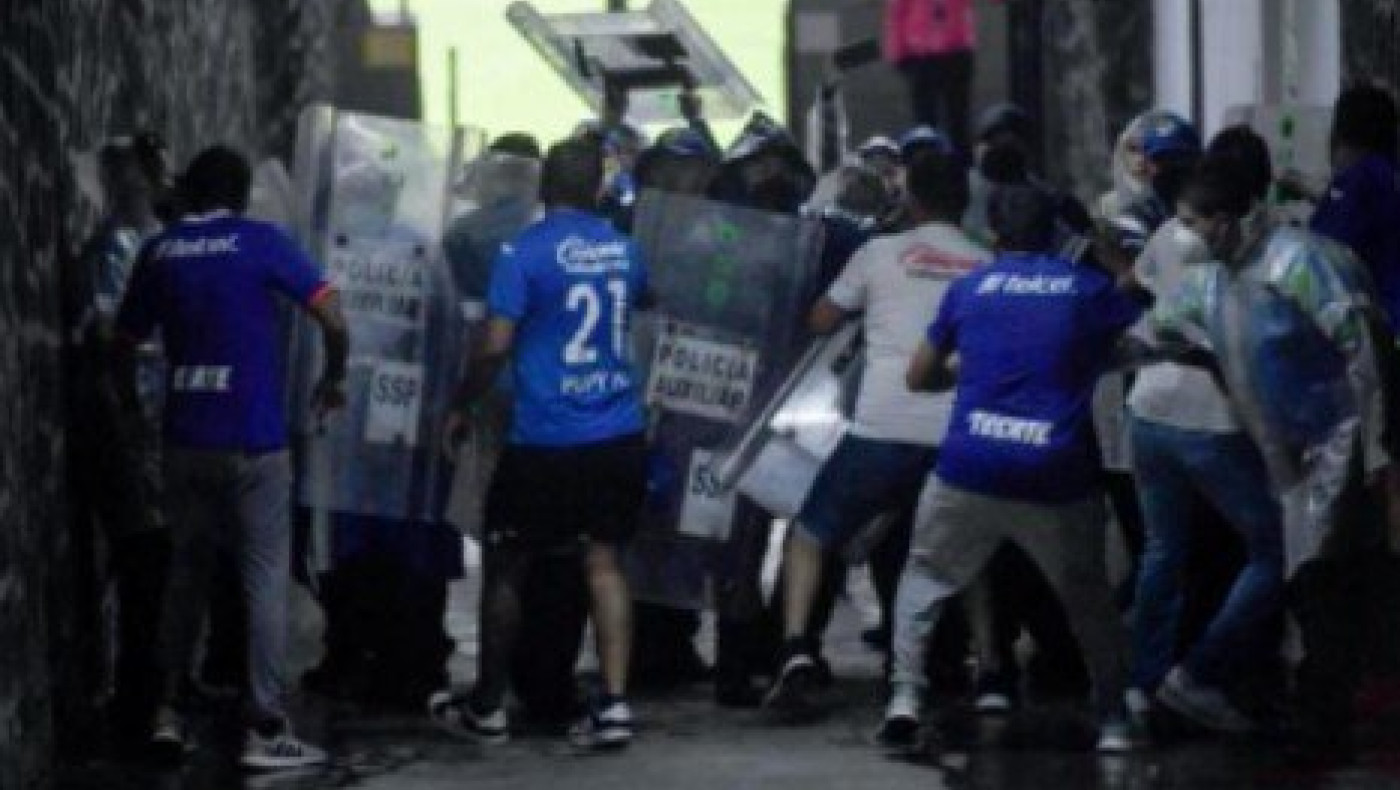 Χάος στο Μεξικό: Αιματηρές συμπλοκές μεταξύ οπαδών