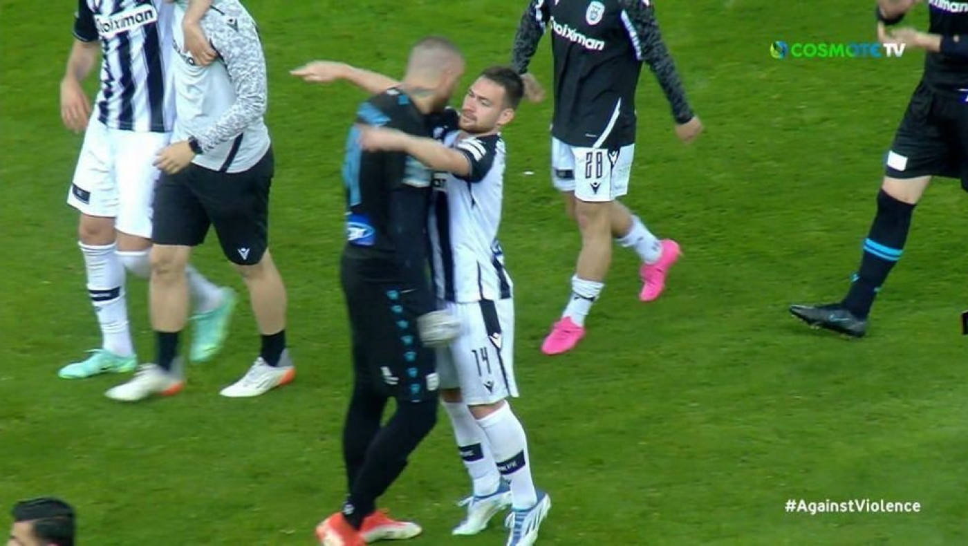 Ο έντονος πανηγυρισμός του Ζίβκοβιτς με τον Πασχαλάκη