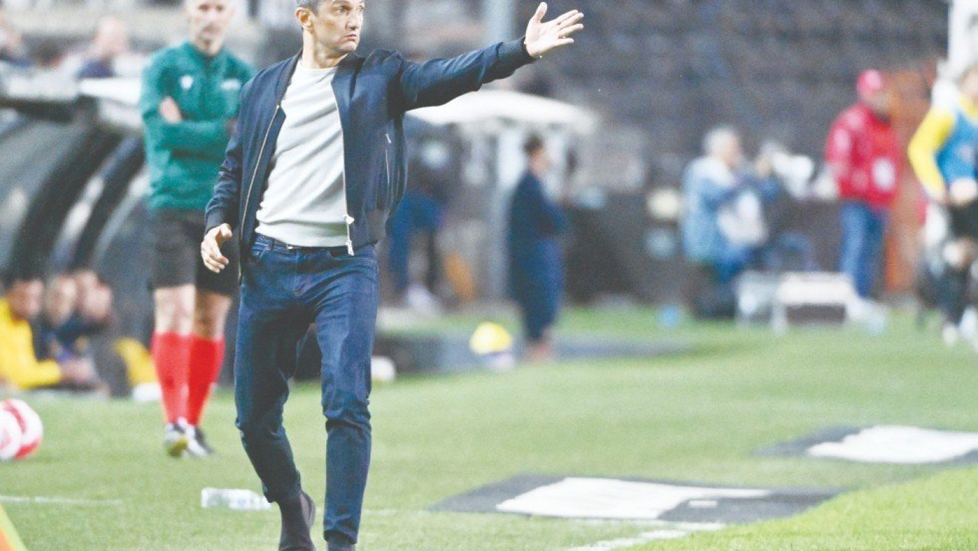 Δείπνο Λουτσέσκου με φόντο το αύριο