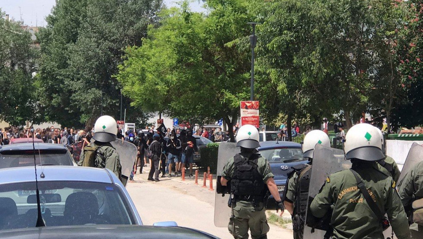 Επεισόδια ΑΠΘ: 11 βόμβες μολότοφ βρέθηκαν κοντά στη ΣΘΕ