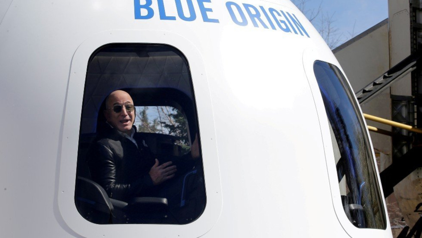 Επιχειρηματίας έδωσε 8 δισ. για ένα... εισιτήριο στο διαστημόπλοιο του Μπέζος