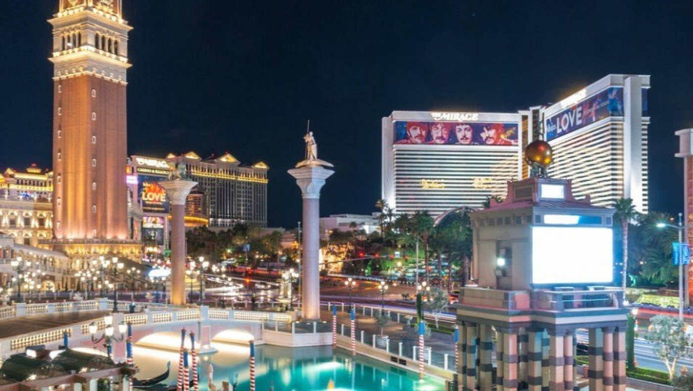 Αφεντικό για φίλημα: Μοίρασε πεντοχίλιαρα μπόνους!