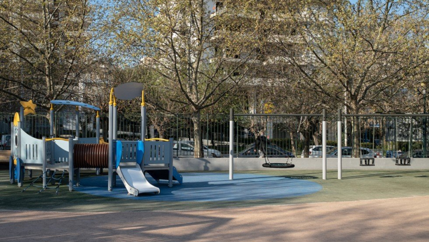 Θεσσαλονίκη: Άγρια συμπλοκή με δύο τραυματίες δίπλα σε παιδική χαρά