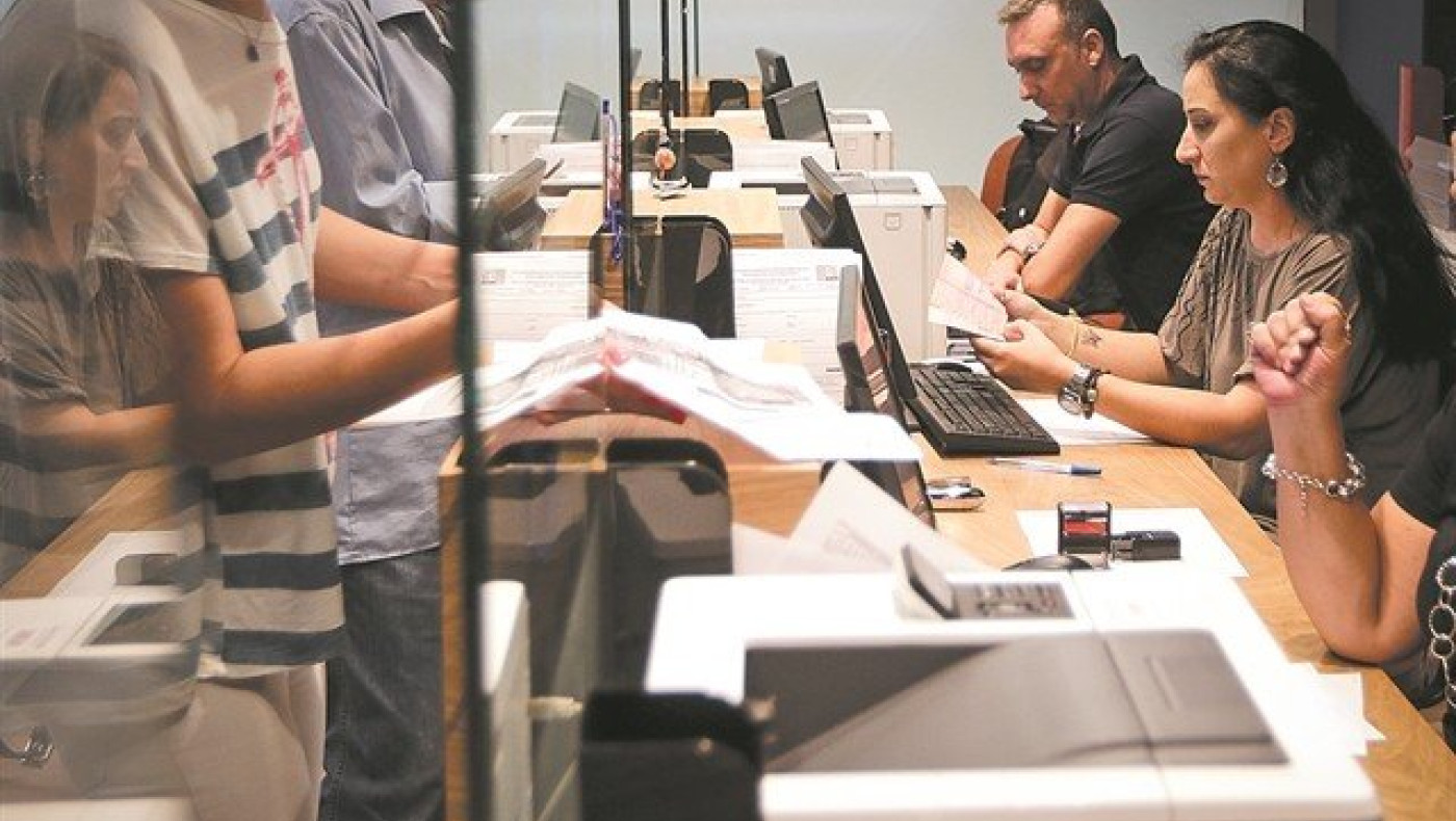 Το δημόσιο επιβραβεύει τους παραγωγικούς υπαλλήλους- Μπόνους δύο μισθούς μπροστά