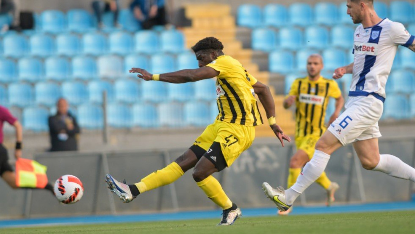 Ο Καμαρά έκανε το 2-0 για τον Άρη