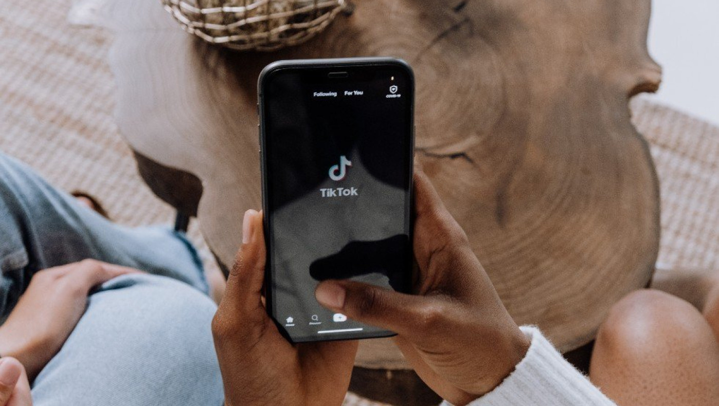 Πόσα χρήματα βγάζουν οι TikTokers και οι influencer στην Ελλάδα (vid)