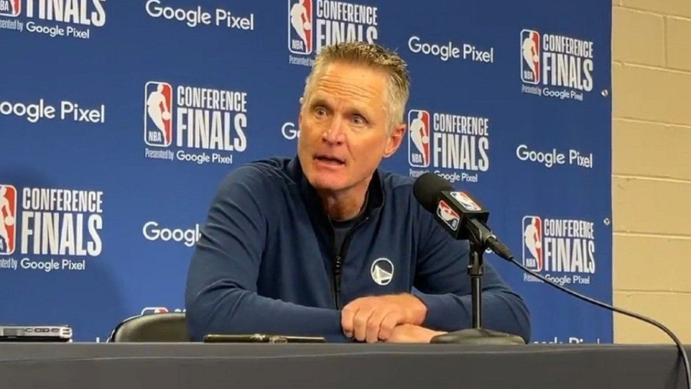 Δακρυσμένος, ο προπονητής των Ουόριορς, κατακεραύνωσε τους γερουσιαστές για τη σφαγή στο δημοτικό σχολείο