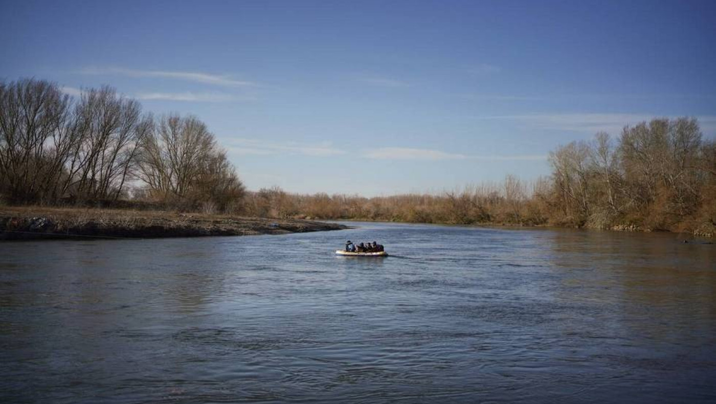 Ακάθεκτη η Τουρκία στον Έβρο- Συνεχίζει να μεθοδεύει παράνομα μετανάστες