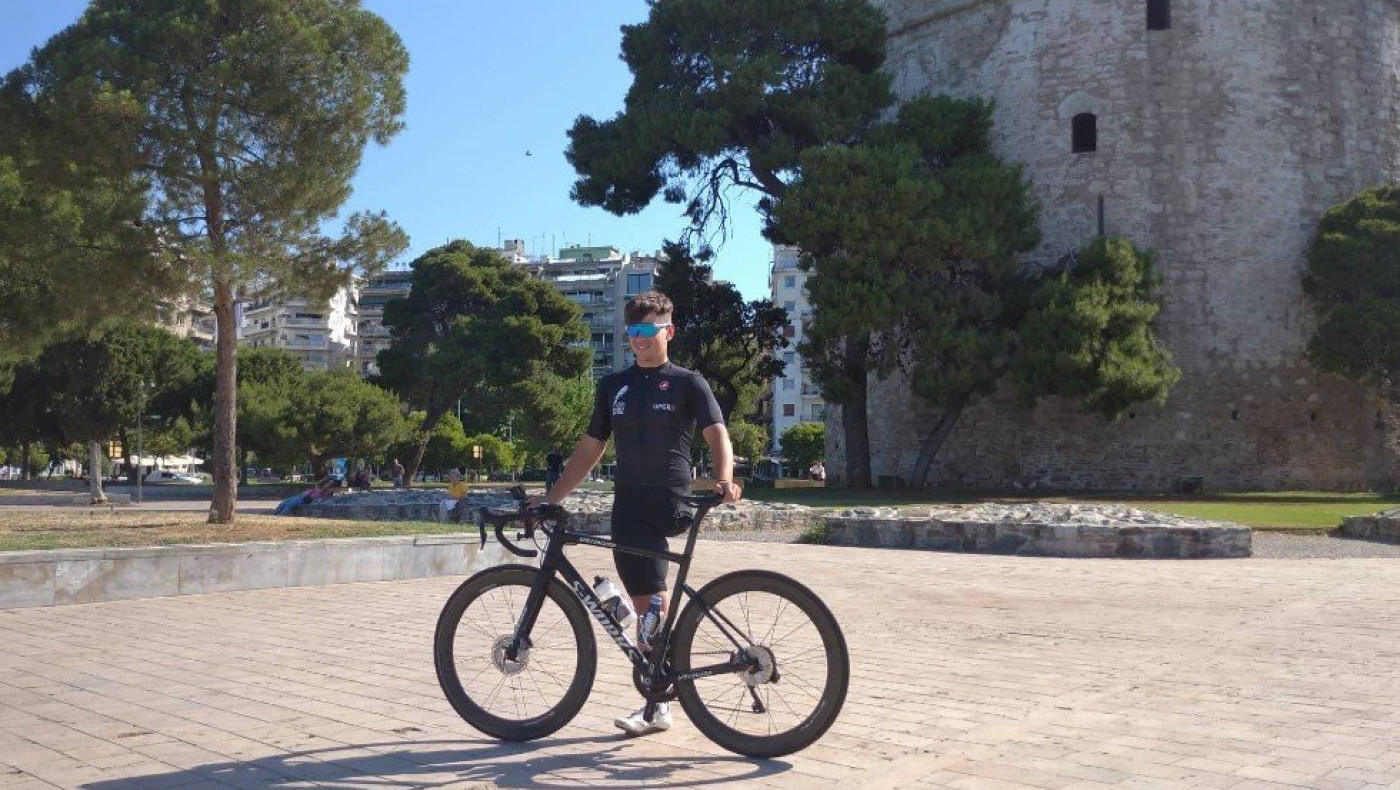 Από τον Λευκό Πύργο στην Αθήνα με ποδήλατο ο Παραολυμπιονίκης Νίκος Παπαγγελής