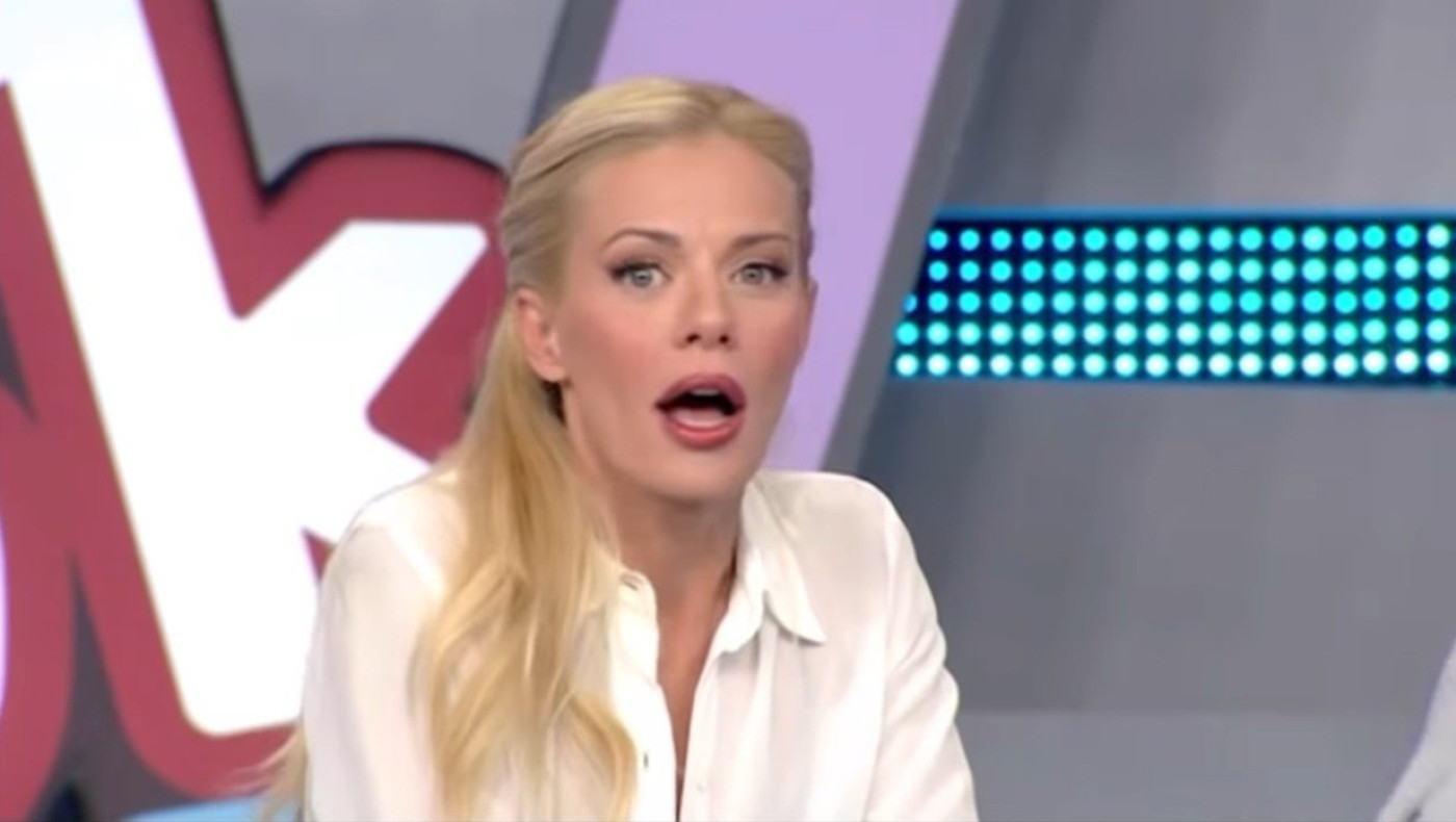 Ζέτα Μακρυπούλια: Εφερε το... καλοκαίρι με το μπικίνι της στην Κύθνο