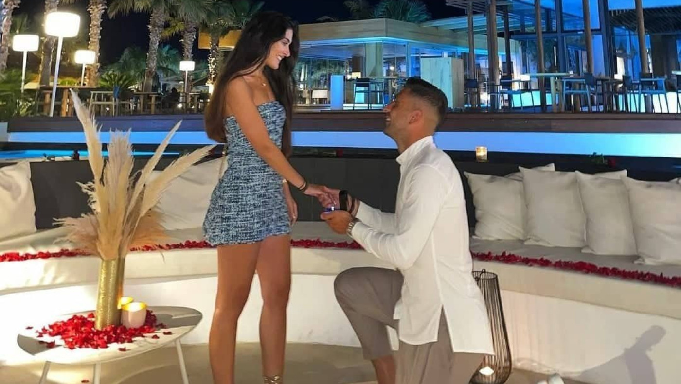 Η πρόταση γάμου του Κουλούρη (pic)