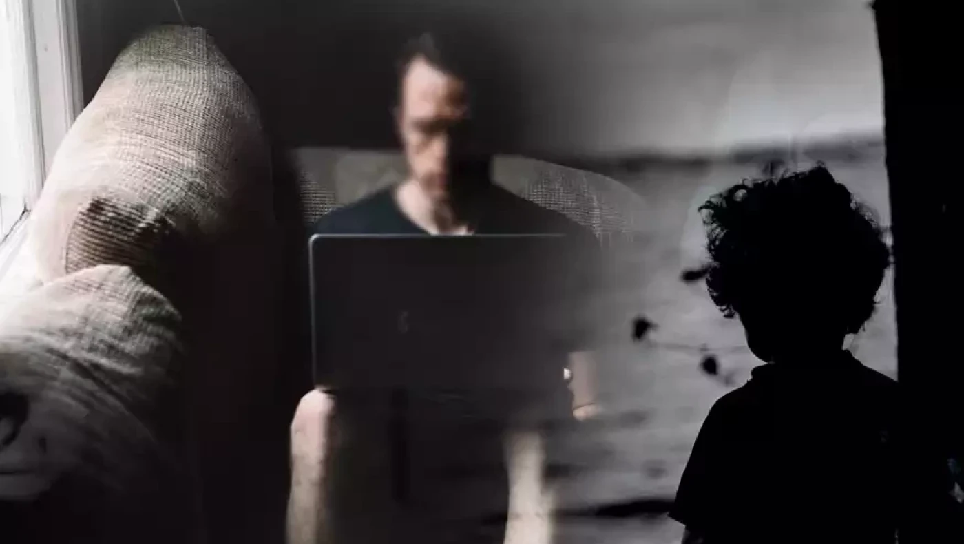 Συνελήφθη άτομο με 2,5 εκατομμύρια αρχεία πορνογραφίας