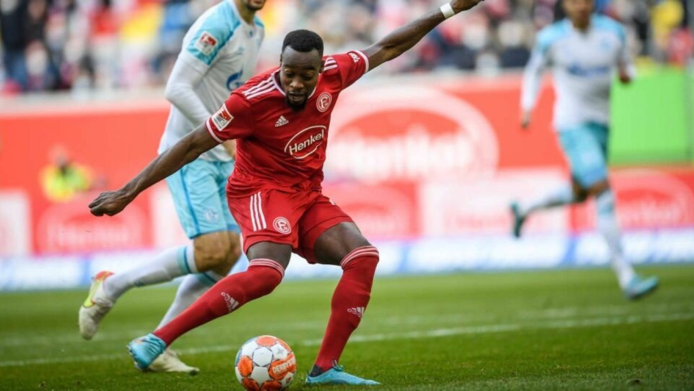 Θέλει ΠΑΟΚ και το...δείχνει ο Νάρει, τι γίνεται με Ρέντε και Μπουένο