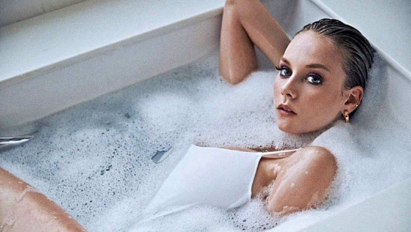 Γκολ στον έρωτα από τον Βινίσιους με την Έστερ Εσπόζιτο!