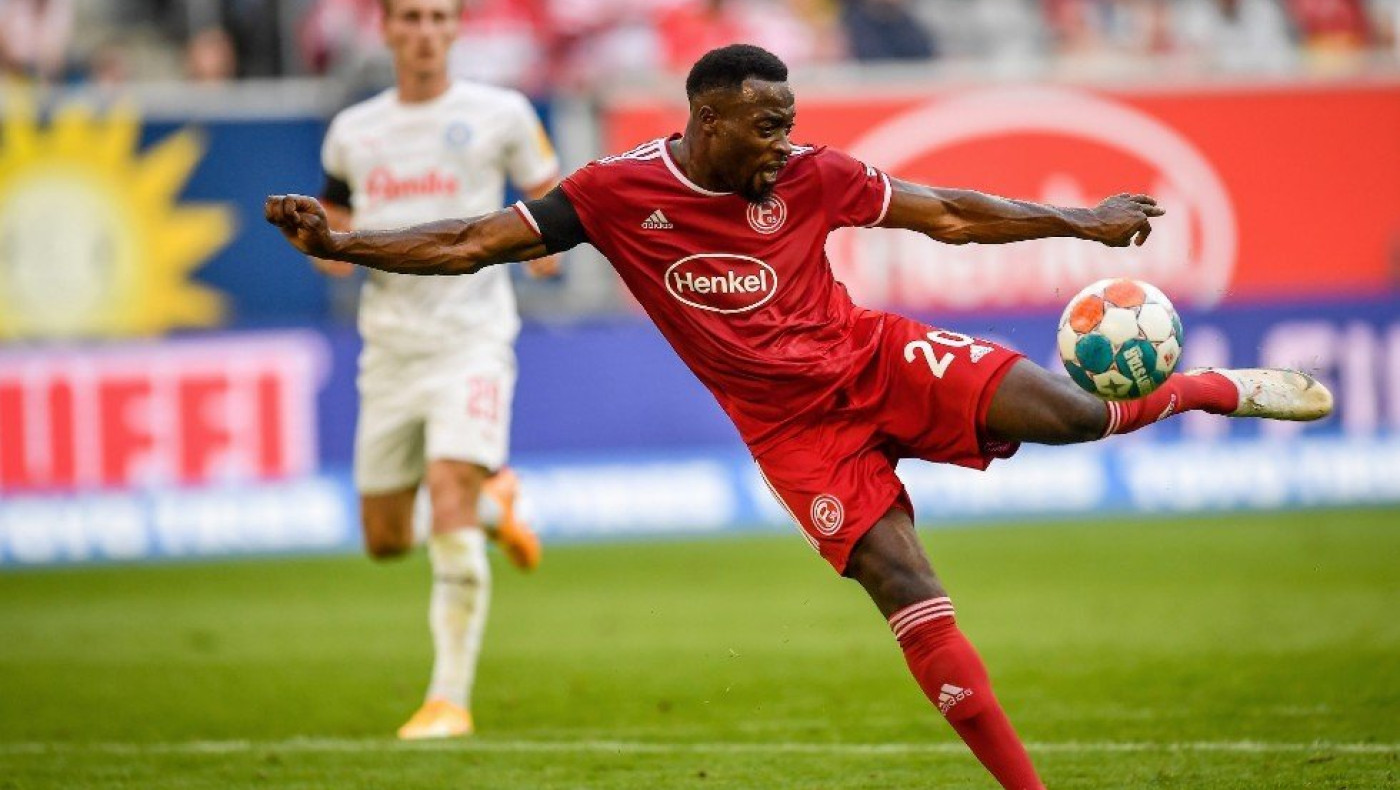 Πώς η Φορτούνα «κλείνει το μάτι» στον ΠΑΟΚ για Νάρεϊ