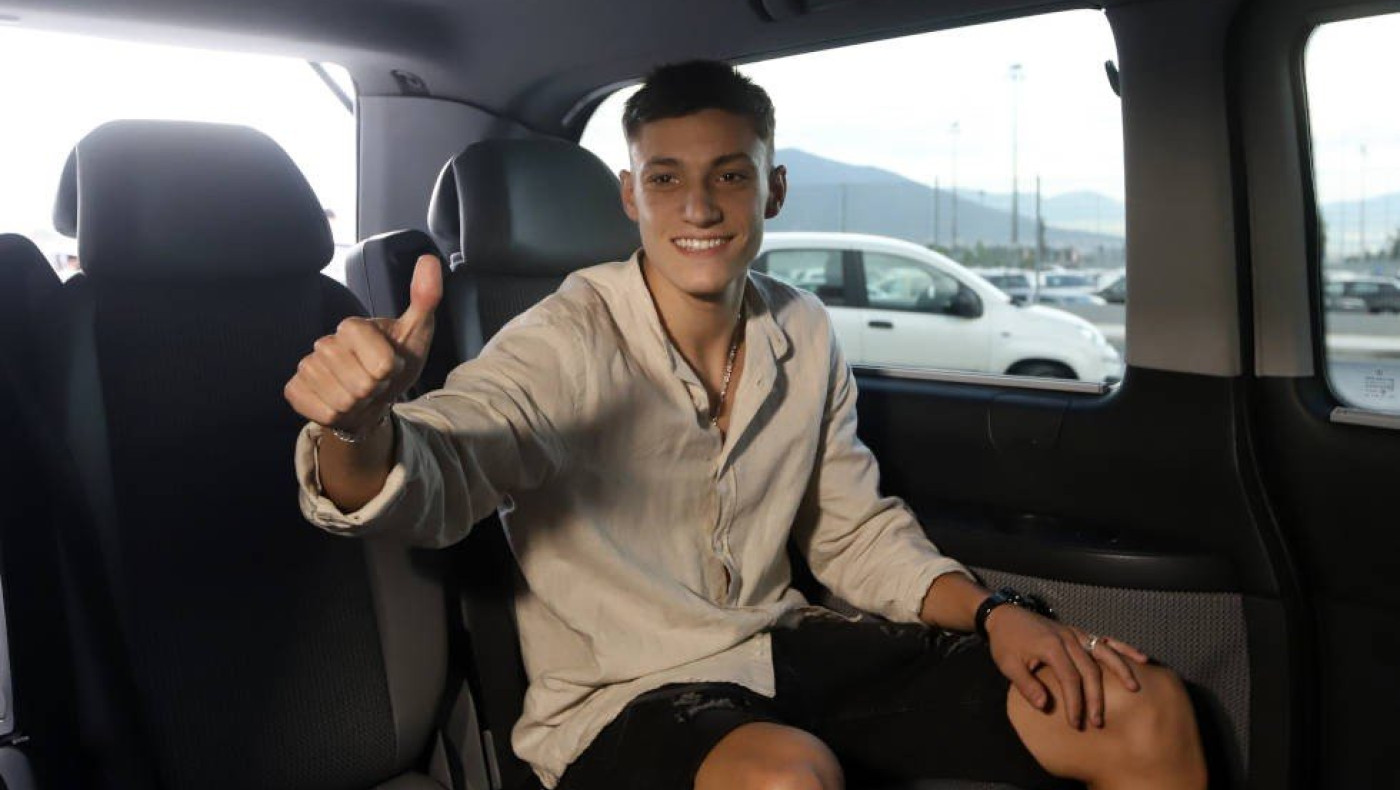 «Πείτε γεια στο νέο Νο 30 του Δικεφάλου»