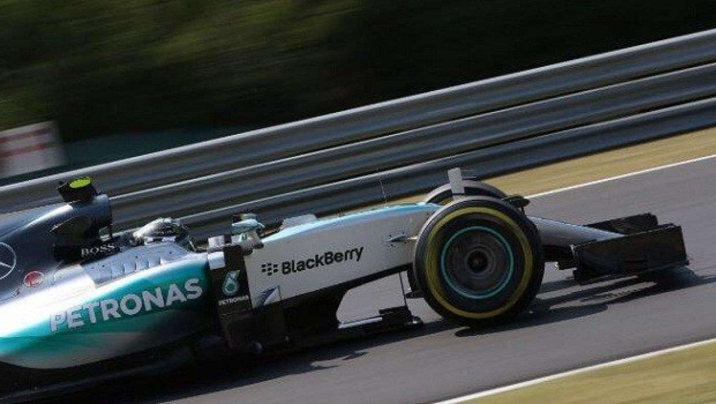 Πρώτος ο Ρόσμπεργκ στις ελεύθερες δοκιμές