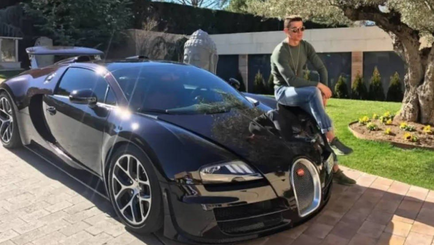 Αλ Νασρ: Παρέδωσε πολυτελή αυτοκίνητα στον Κριστιάνο Ρονάλντο και τους συμπαίκτες του