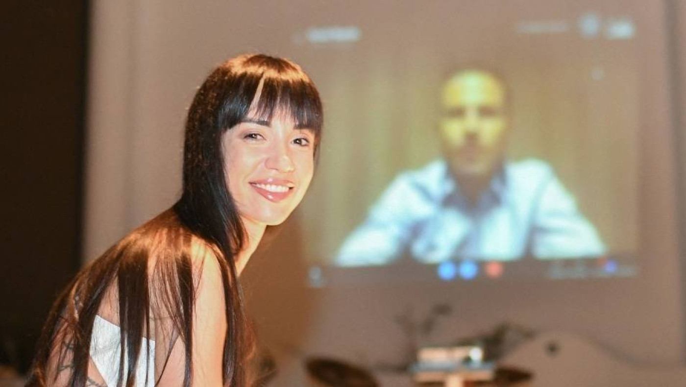 Δημήτρης Πέλκας - Κυβέλη Μάρδα: Το προγλέντι γάμου με τον γαμπρό να εμφανίζεται μέσω... skype! (vids)