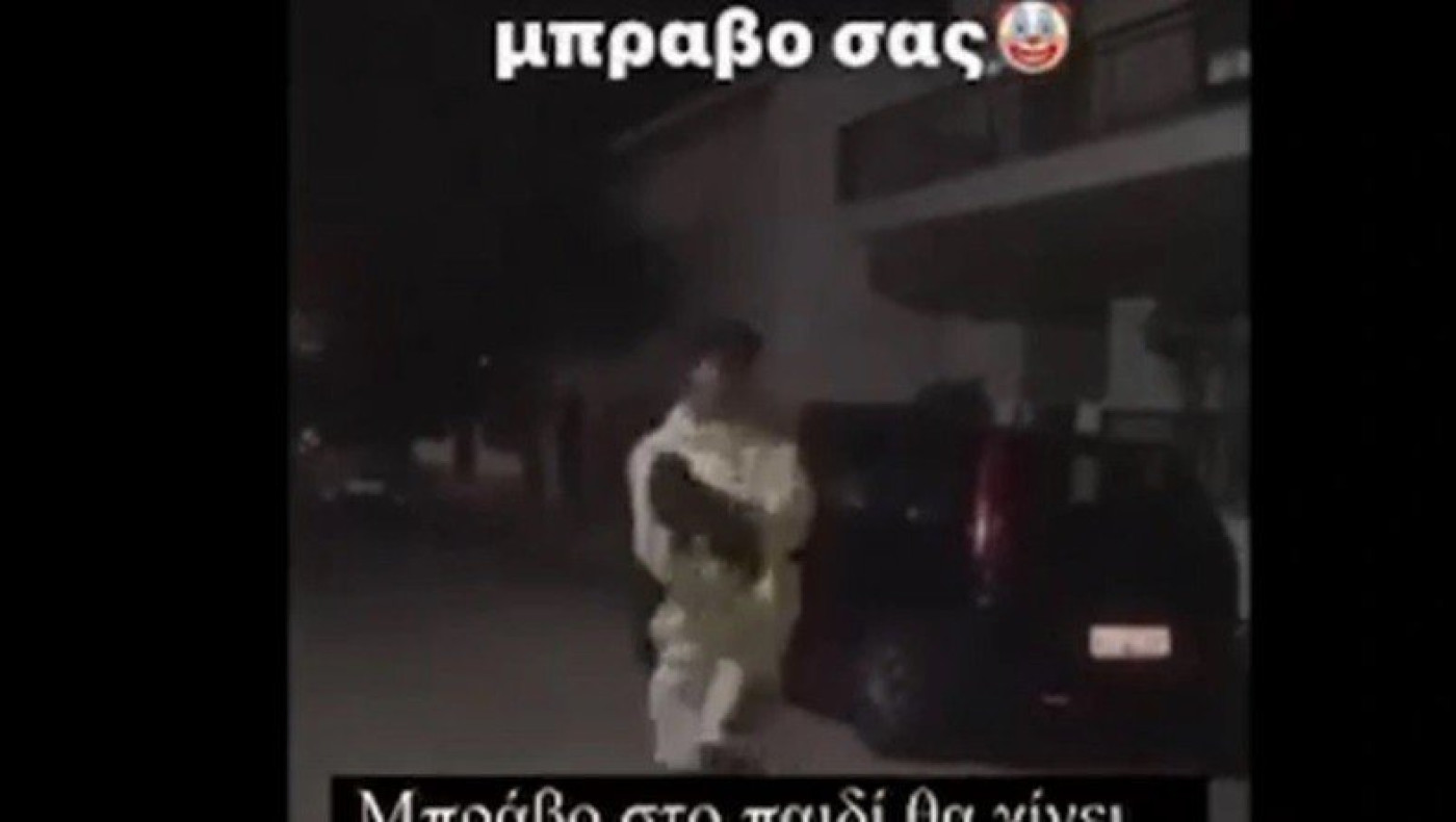 Κομοτηνή: Ανήλικος πετά στον αέρα ένα γατάκι και το κλωτσά πριν αυτό προσγειωθεί