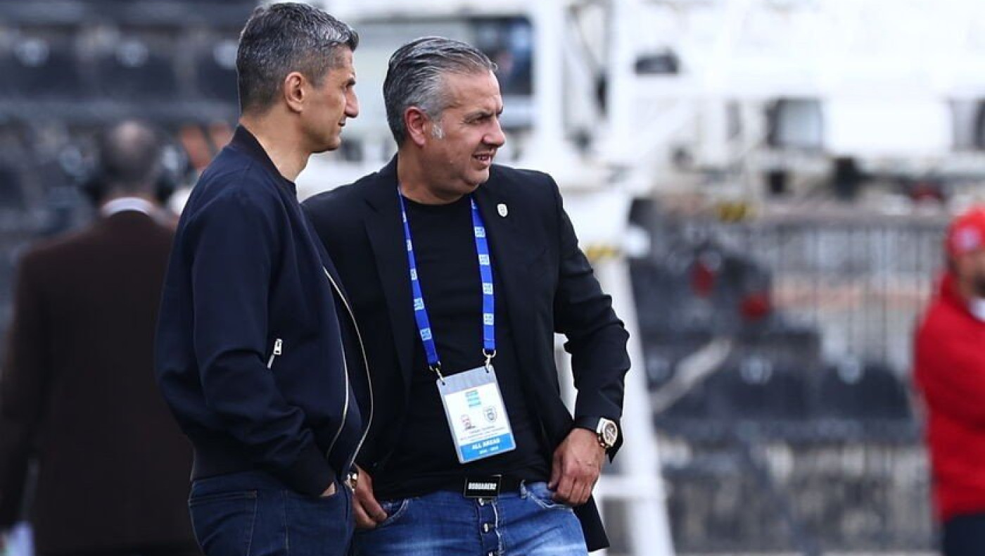 Η... ιδιαίτερη ανάρτηση Μπότο στην αγκαλιά του Λουτσέσκου