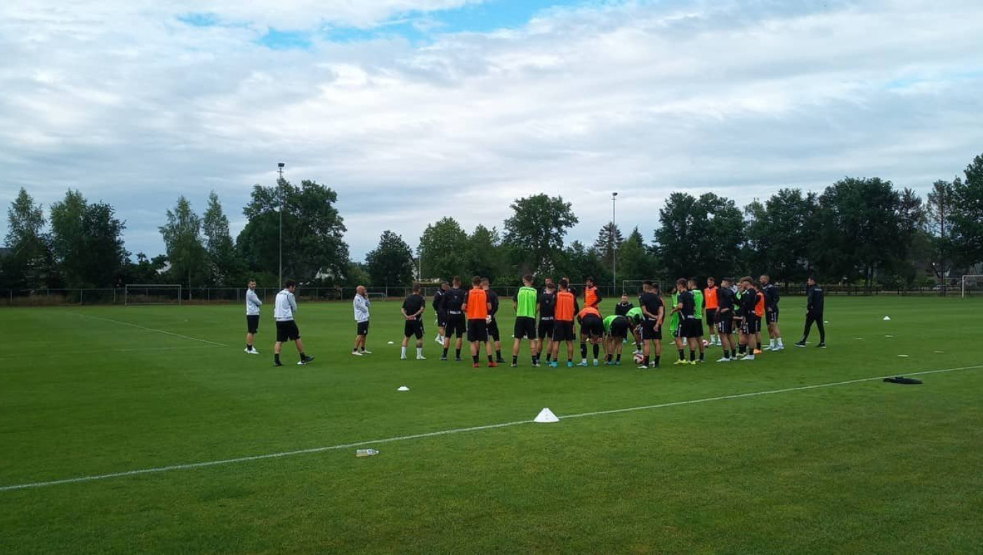 Ομιλία Λουτσέσκου πριν την πρώτη προπόνηση στην Ολλανδία: «Υπάρχουν πολλές απαιτήσεις»