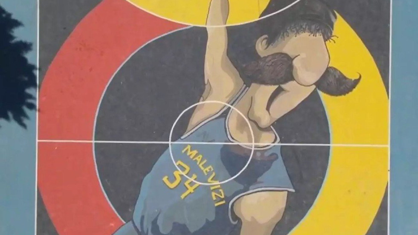 Ο Γιάννης Αντετοκούνμπο έγινε γκράφιτι με κρητικό μουστάκι