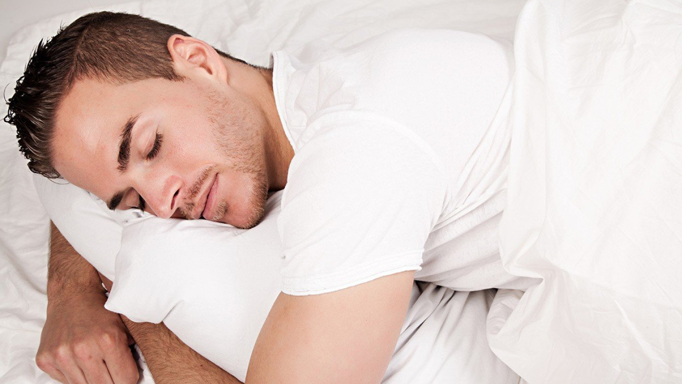 Το έξυπνο κόλπο για να κοιμηθείτε όταν κάνει ζέστη