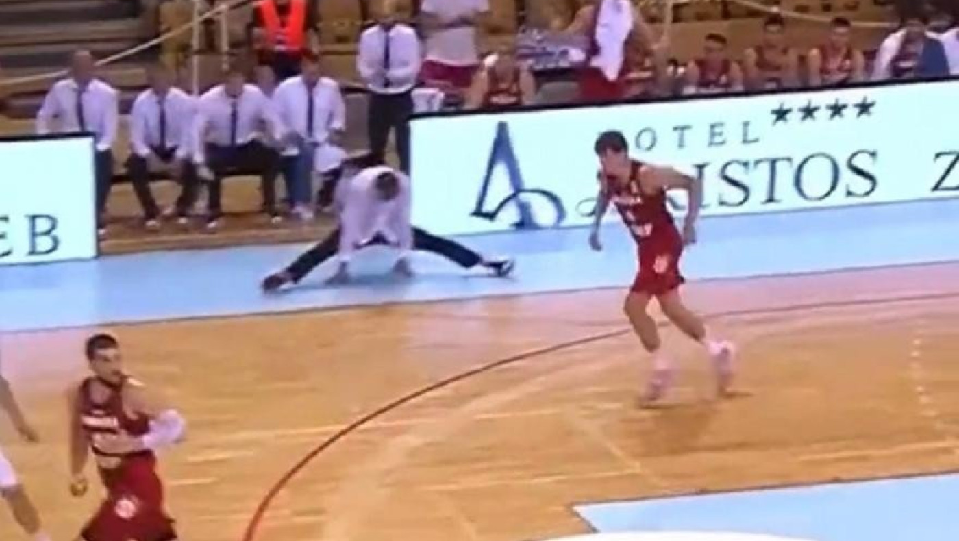 Μέχρι και σπαγγάτο έκανε ο Μουλαομέροβιτς αλλά...