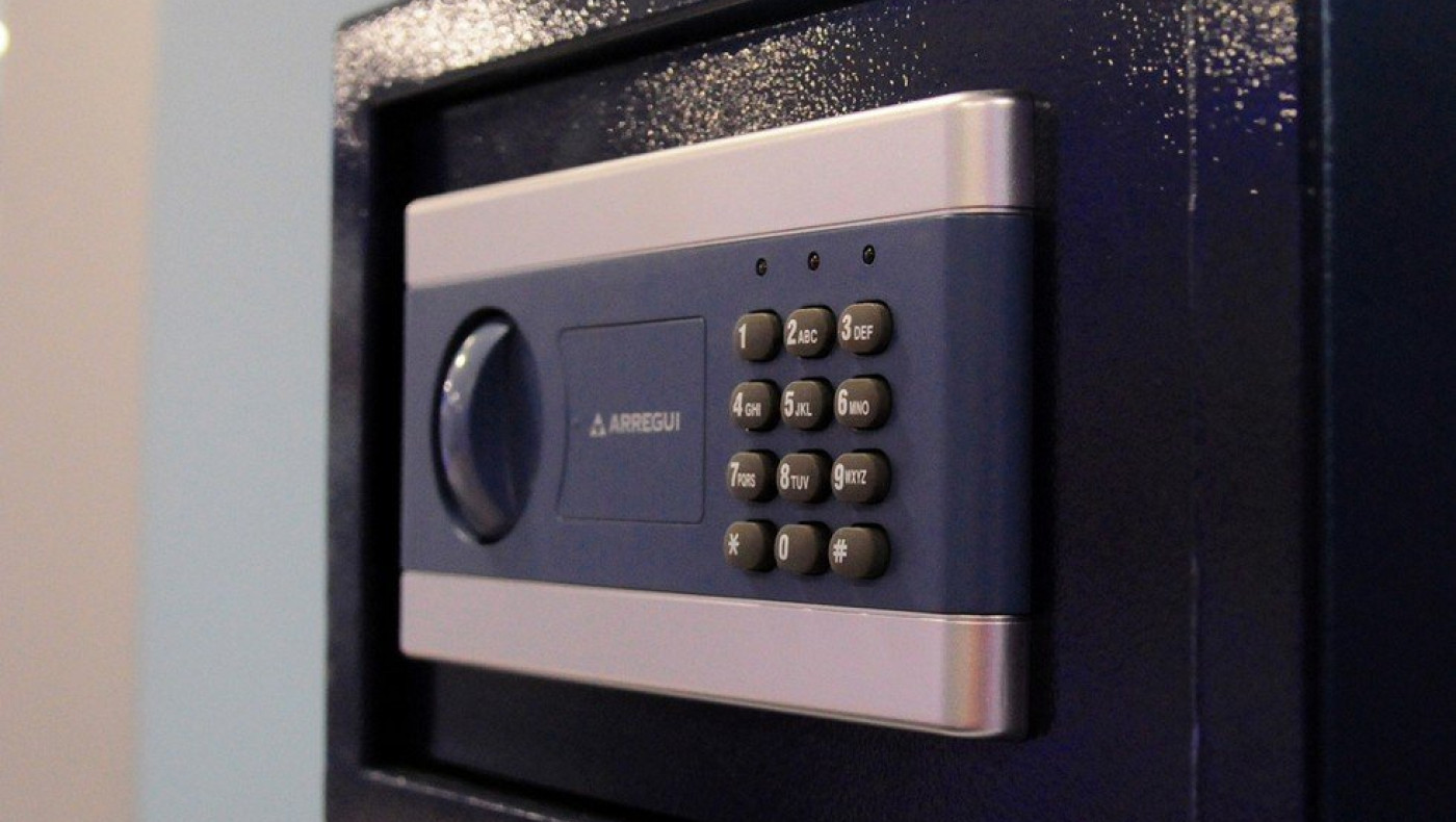 Θεσσαλονίκη: Μπήκαν σε κέντρο και πήραν χρηματοκιβώτιο