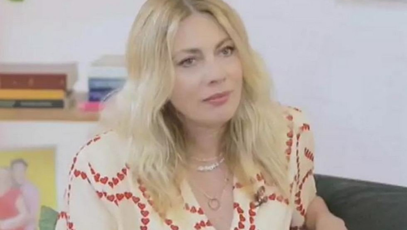 Σμαράγδα Καρύδη: Τα έβαλε με τους δημοσιογράφους και τις εκπομπές για τον σάλο με τον Άρη Σερβετάλη