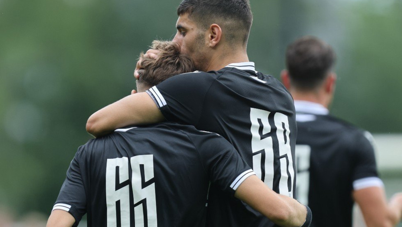 Το χειροκρότημα στη Νεάπολη για τον Κωνσταντέλια  έδειξε την αγάπη των φιλάθλων για τα «Ελληνάκια»